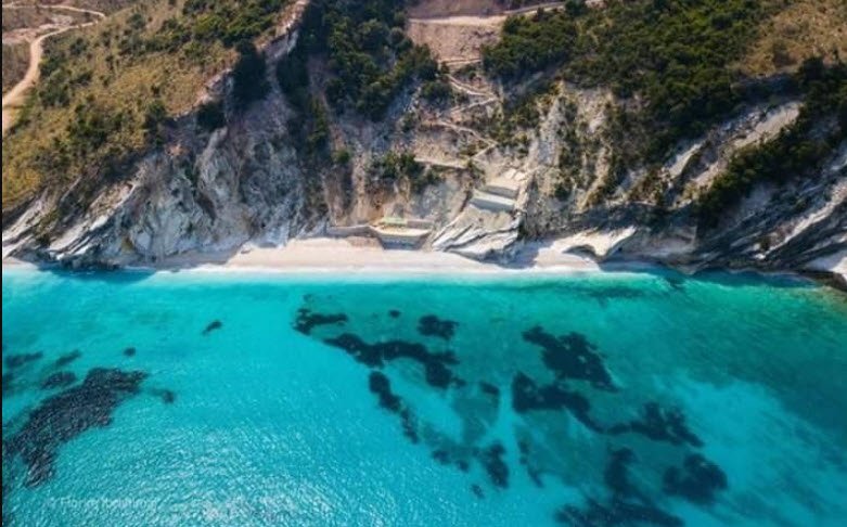 Plazhi Pasqyrat Sarandë, Albania